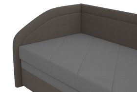 Válenda Rodrigo v rozměru 90x200 cm, v potahu Loft Coffee a Enjoy 23 Ash, detail čela