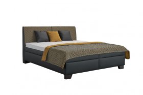 Dvoulůžko Quarto v rozměru 180x200 cm, v potahu Loft Black a Nero Beige, s přehozem a polštářky v potahu Alfa Gold a Loft Black 