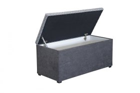 Taburet k modelu Sonia, ukázka úložného prostoru