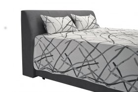 Dvoulůžko Merkur v rozměru 180x200 cm, v potahu Amore 32, s přehozem a polštářky v potahu Larisa Duo 1a, detail čela 