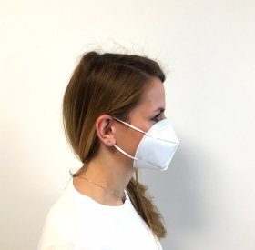 Respirátor KN95 (FFP2), uchycení gumičkou za uši