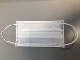 Jednorázová zdravotnická chirurgická rouška, zadní strana