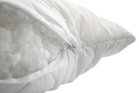 Prošívaný polštář 70x90 opatřený zipem - detail zipu