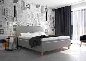 Dvoulůžko Meda v rozměru 180x200 cm, v potahu Savoy 91 Silver, interiér 